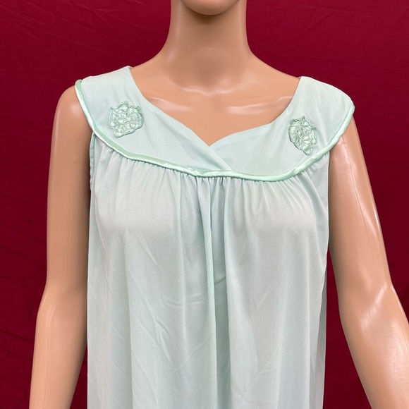 Vintage Aristocraft applique nightgown size medium Made in the U.S.A. - Picture 2 of 5